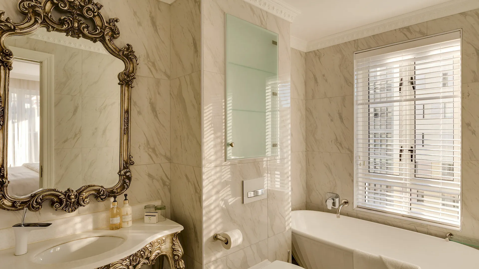 Versailles Luxury Apartments And Suites Cape Town 0*,  South Africa